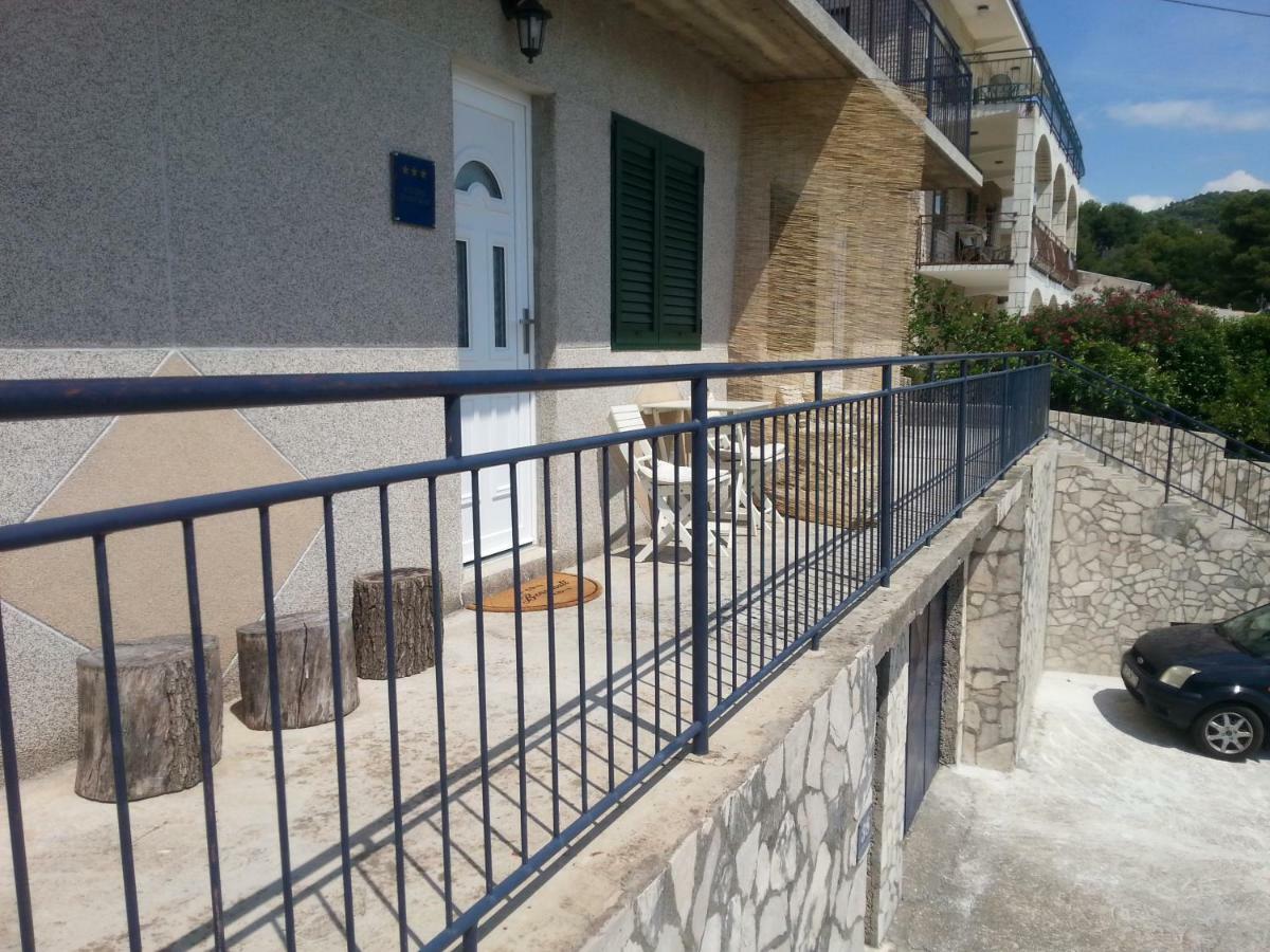 Studio Apartment Luce Marina Bagian luar foto